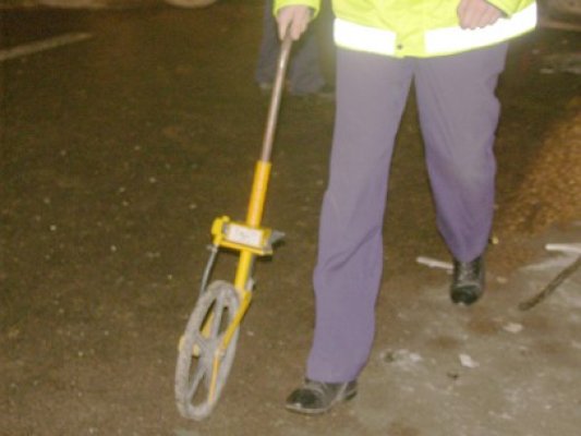 Pieton lovit de o maşină, în zona Cora